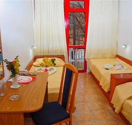 Malina غولدن ساندز