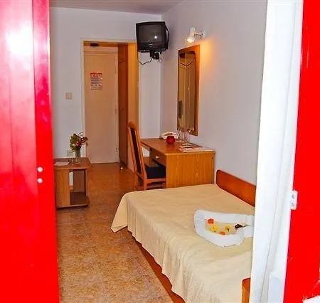 Malina غولدن ساندز